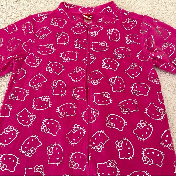 New Without Tags Hello Kitty Onesie PaJama In Size Small - Picture 5 of 11